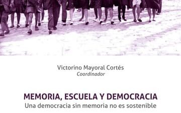 Fotografía en portada de una manifestación estudiantil junto al título Memoria, escuela y democracia (Plural).